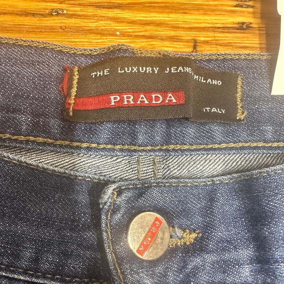 Prada jeans practicaly new with a tie dye detail in the back - Picture 11 of 11